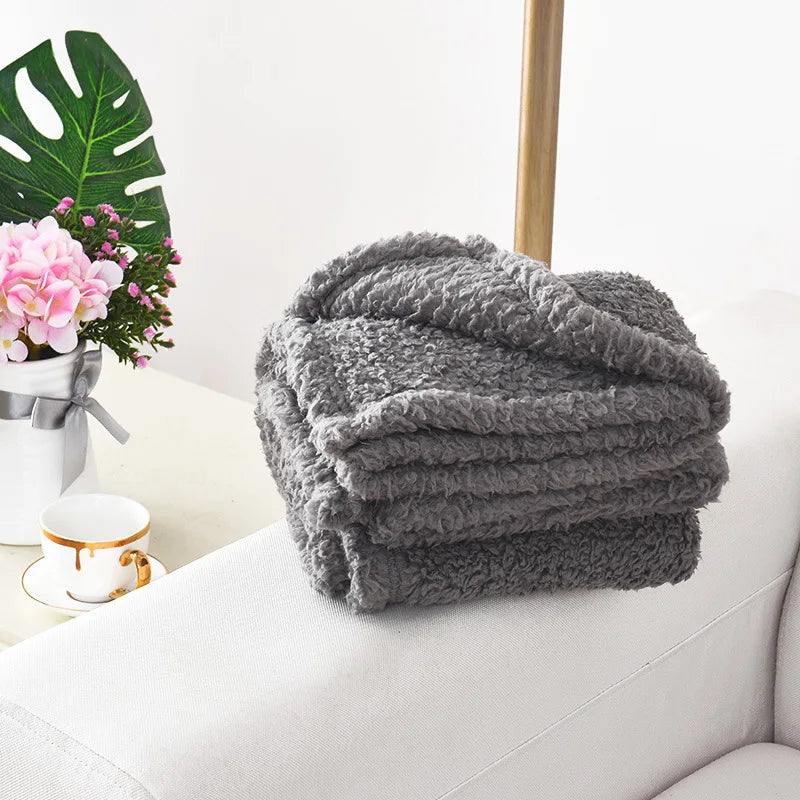 Soft Fluffy High Quality Pet Blanket Dog Blanket Pet Mat Warm Comfortable Blanket for Cat Dogs Blanket All-Season Couch Sofa