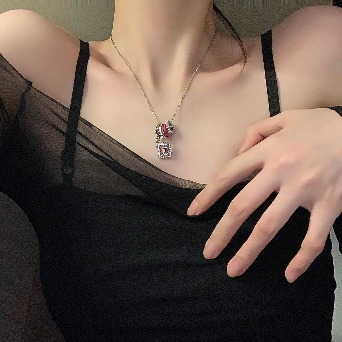 Sweet Kpop Colored Zircon Square Rhinestone Pendant Necklace For Women Y2K Korean Fashion Hoop Metal Choker Collar Jewelry Gift