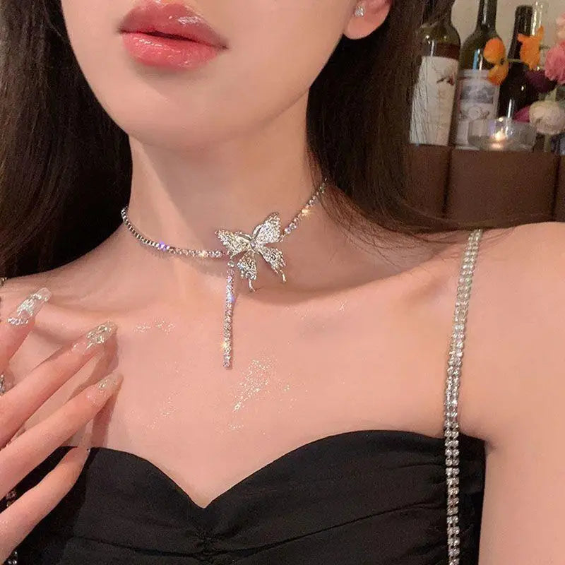 Fashion Trend Unique Design Elegant Delicate Light Luxury Zircon Butterfly Necklace For Women Jewelry Wedding Party Premium Gift