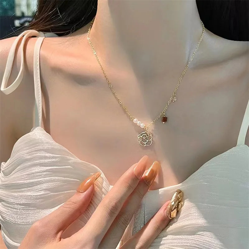 Fashion Trend Unique Design Elegant Delicate Light Luxury Zircon Butterfly Necklace For Women Jewelry Wedding Party Premium Gift