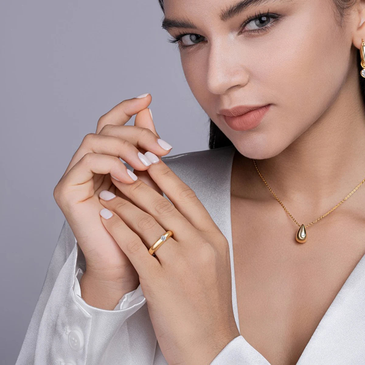 18K Gold Plated 925 Sterling Silver Ring with Moissanite Stone - Minimalist Band for Men and Women, Perfect Gift for Any Occasio