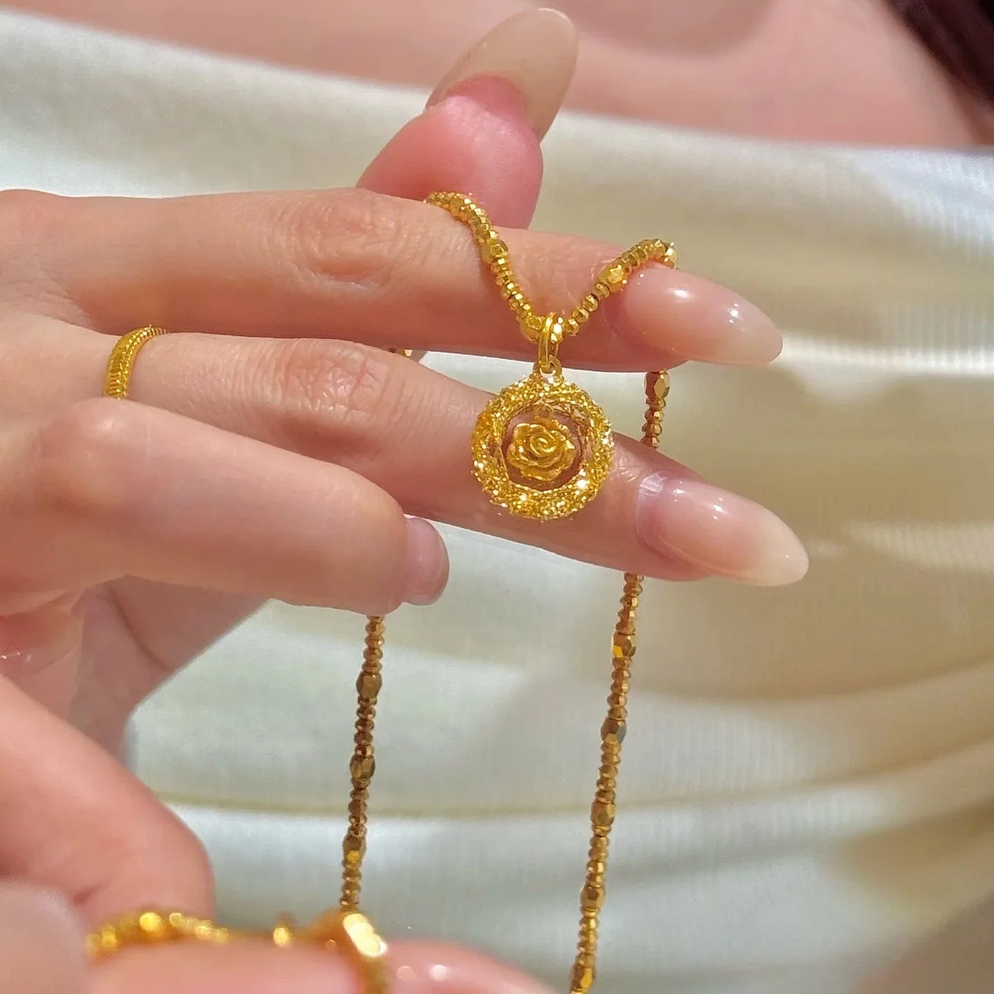 9999 24K real gold crushed ice rose garden dream weaving net pendant necklace light luxury hollow collarbone chain women