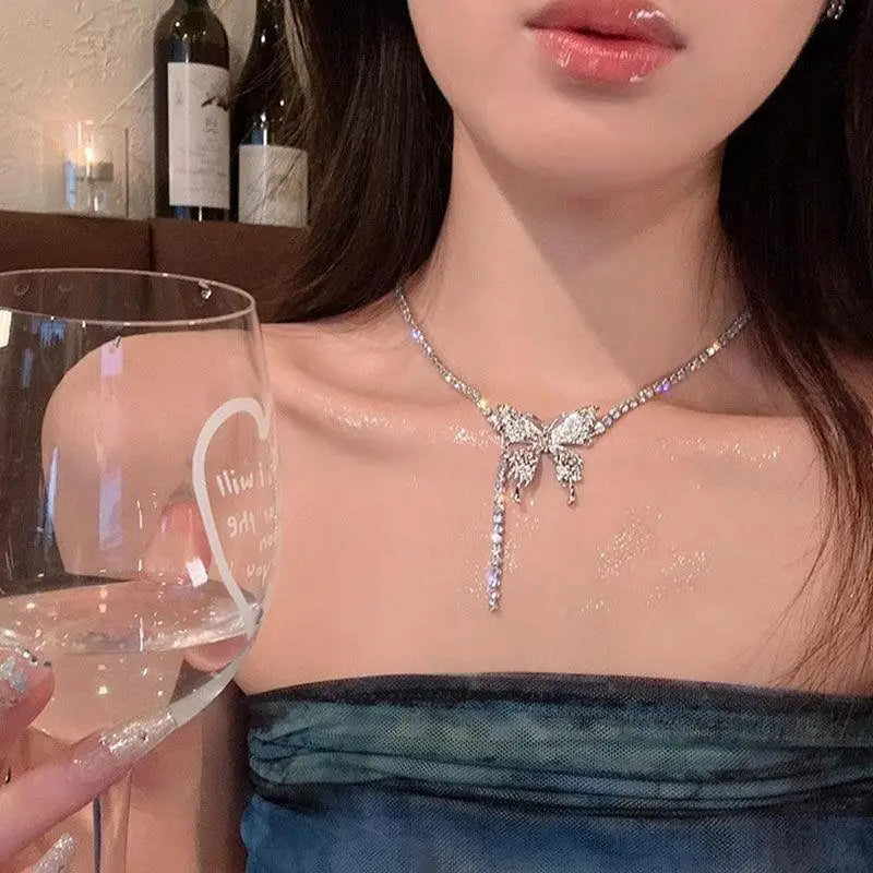 Fashion Trend Unique Design Elegant Delicate Light Luxury Zircon Butterfly Necklace For Women Jewelry Wedding Party Premium Gift