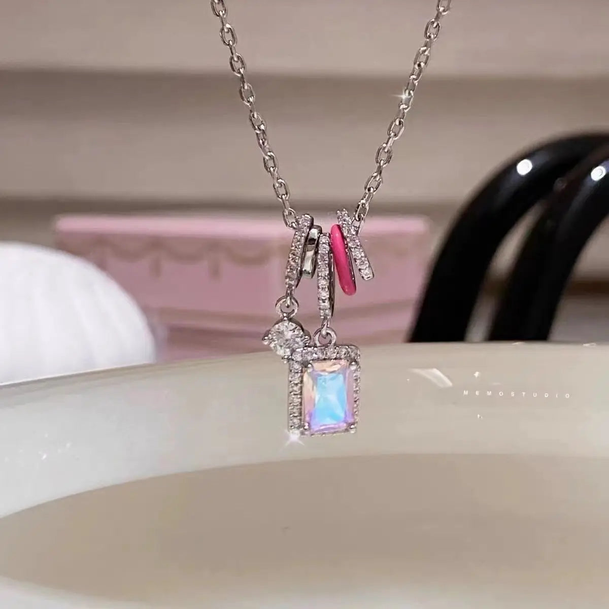 Sweet Kpop Colored Zircon Square Rhinestone Pendant Necklace For Women Y2K Korean Fashion Hoop Metal Choker Collar Jewelry Gift