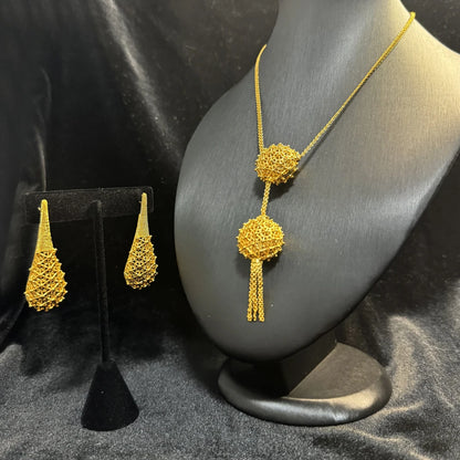 Dubai Fashion Women's Flower Sweater Long Necklace 24K Gold-Plated Middle Eastern Luxury Flower Earrings Copper Jewelry Two-Piec