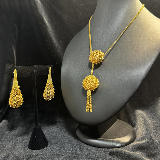 Dubai Fashion Women's Flower Sweater Long Necklace 24K Gold-Plated Middle Eastern Luxury Flower Earrings Copper Jewelry Two-Piec