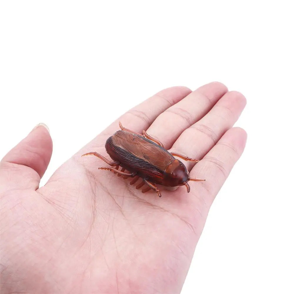 Electric Crawling Cockroach Toys Funny Simulation Fake Roach Prank Toys Trick Joke Toy Novelty Gadgets Scary Spoof Toy