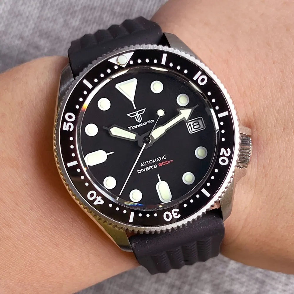 37mm 200M Diving NH35A Ceramic Bezel 120 Click Sapphire Glass Luminous Auto Orange Dial Men Watch 3.8 Crown