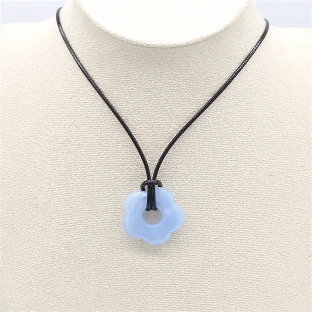 Acrylic Flower Pendant Wax Line Necklace Fashion Neck Handmade Chain Charm Statement Women Pendulum Jewelry Gift