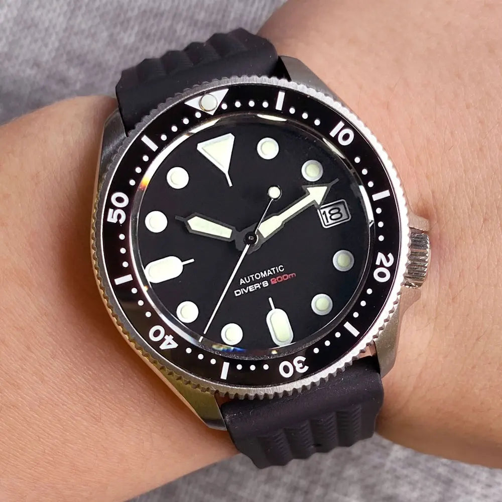 37mm 200M Diving NH35A Ceramic Bezel 120 Click Sapphire Glass Luminous Auto Orange Dial Men Watch 3.8 Crown