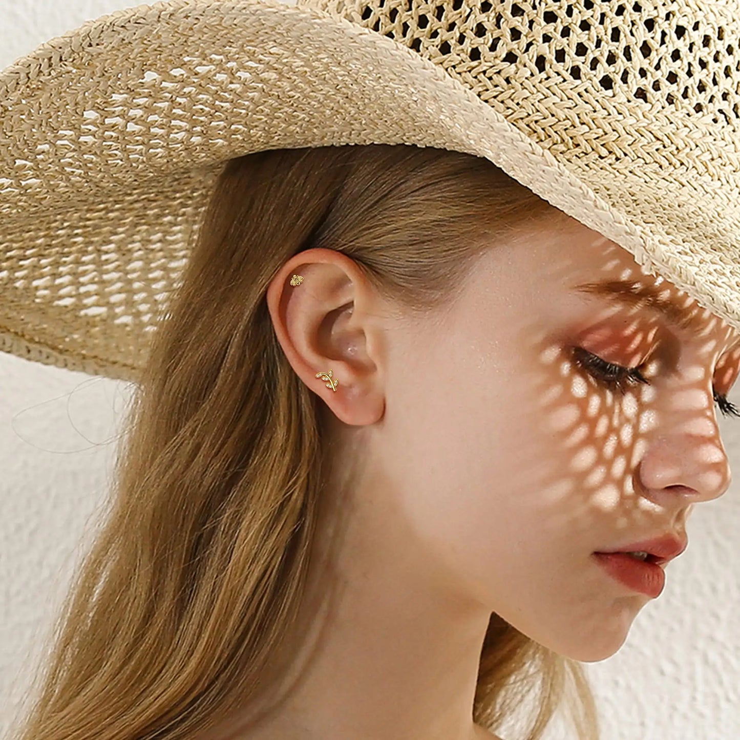 9Pcs 16G Cartilage Earrings for Women Stud Earrings Set Tragus Helix Conch Earrings Internally Threaded Labret CZ Piercing