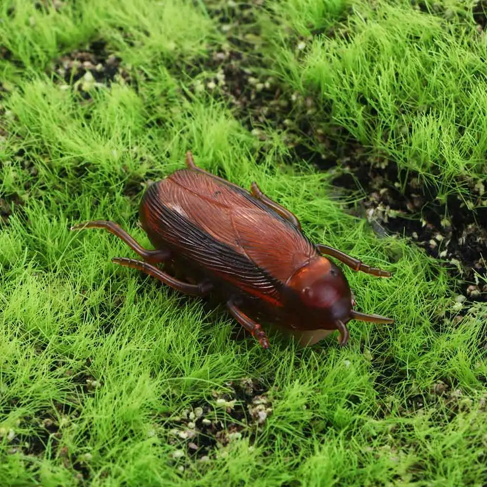 Electric Crawling Cockroach Toys Funny Simulation Fake Roach Prank Toys Trick Joke Toy Novelty Gadgets Scary Spoof Toy