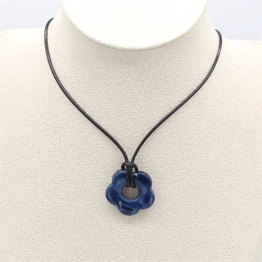 Acrylic Flower Pendant Wax Line Necklace Fashion Neck Handmade Chain Charm Statement Women Pendulum Jewelry Gift
